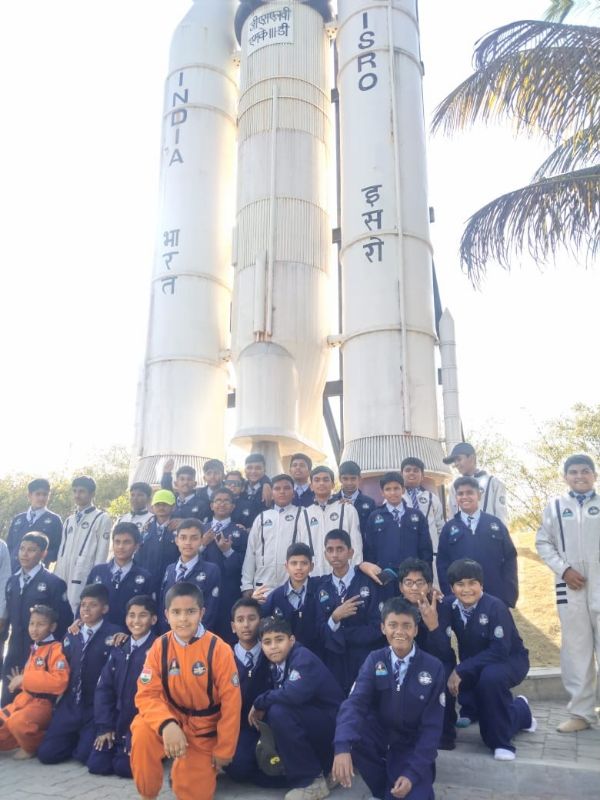 Smart Tour Suresh Naik Space Center, Pune Grade 6 to 9 - 2023 - daund